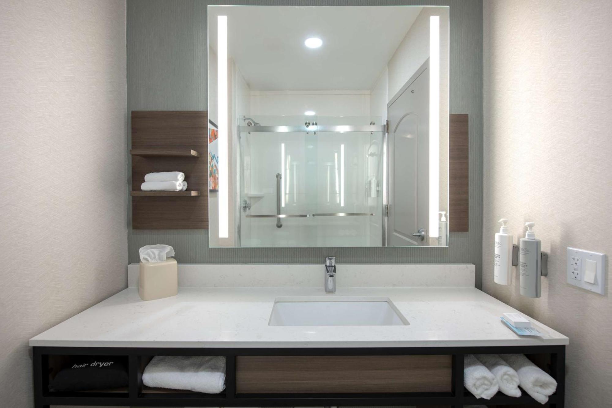 Hilton Garden Inn ניופורט ניוז מראה חיצוני תמונה